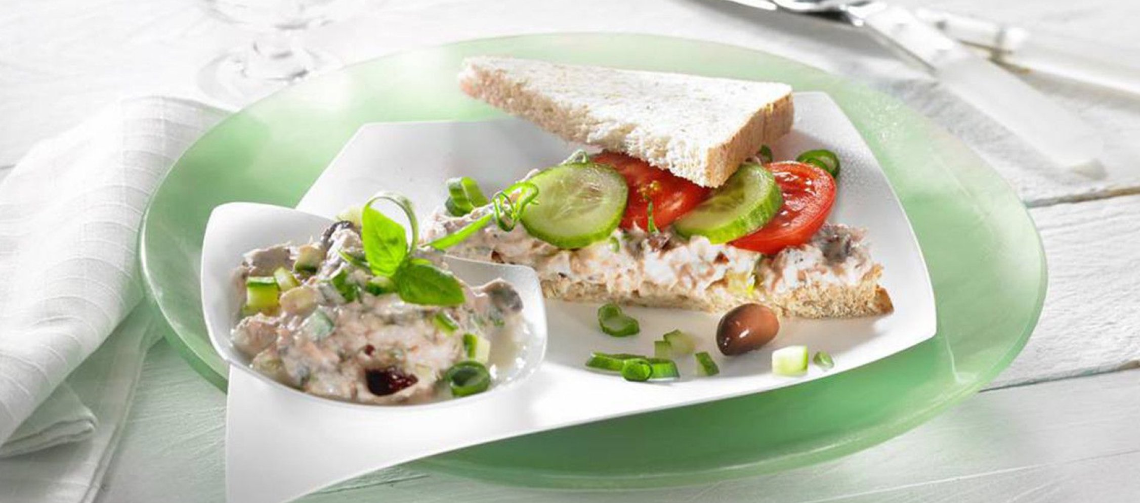 Rezept Brotauftrich mit Thunfisch und Oliven Rezept Brotauftrich mit Thunfisch und Oliven