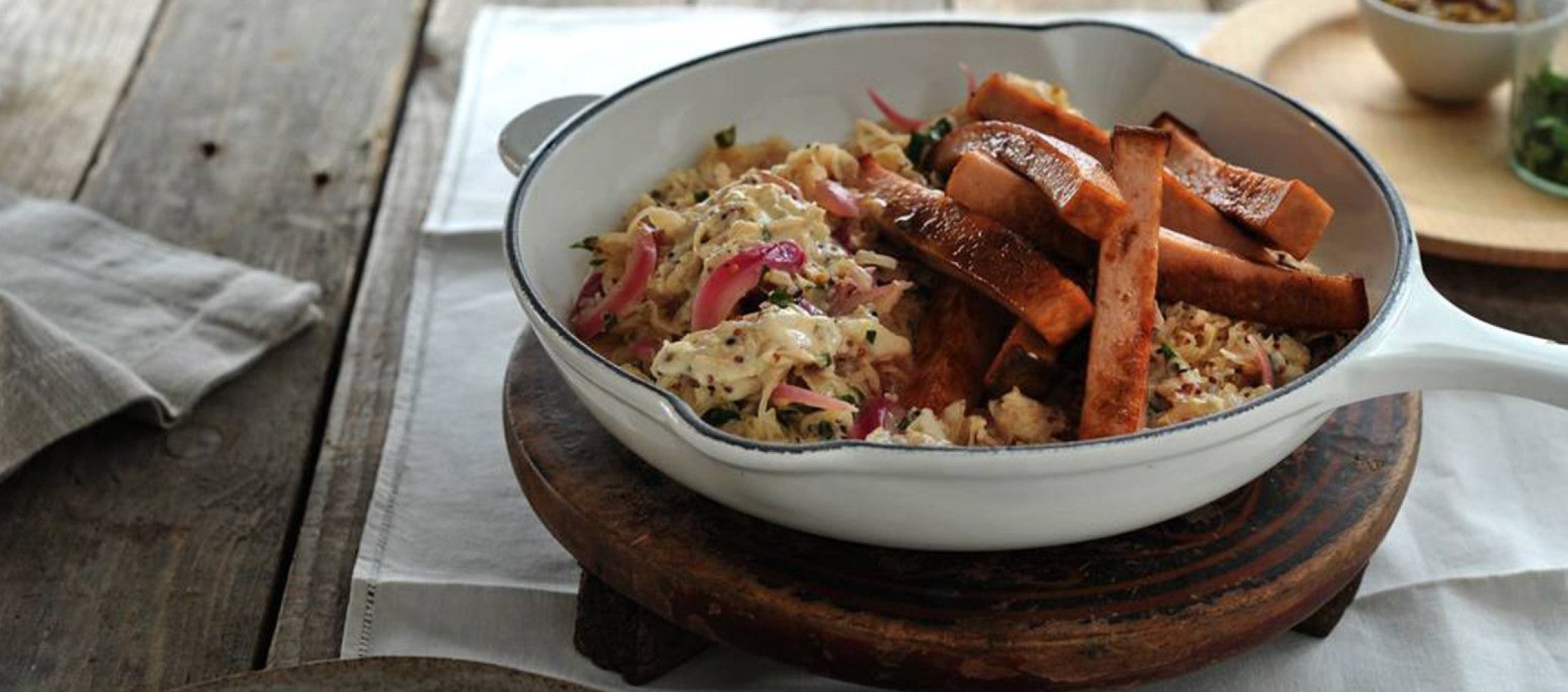 Rezept Leberkäs-Streifen mit Kraut und Zwiebeln Rezept Leberkäs-Streifen mit Kraut und Zwiebeln